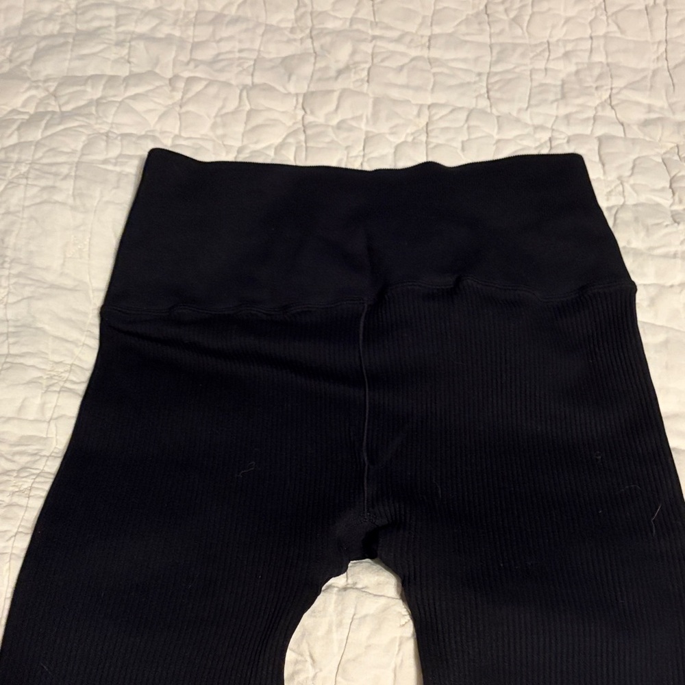Nux Black Ribbed Set - Picture 7 of 8